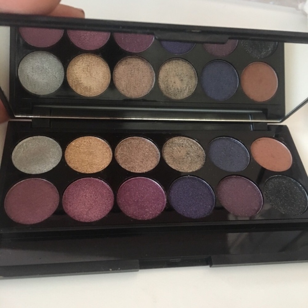 Sleek Vintage Romance Palette